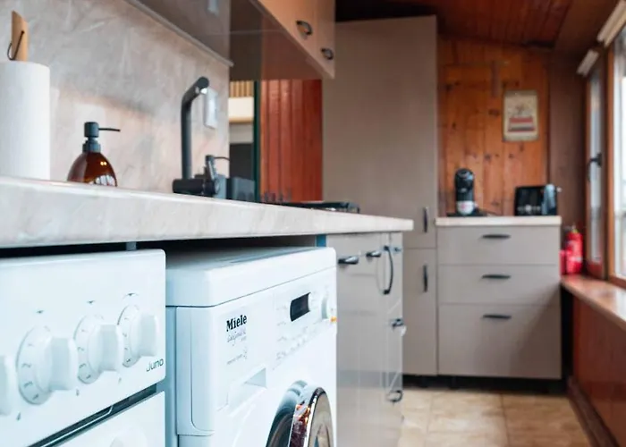 Apartment уютна почивка *