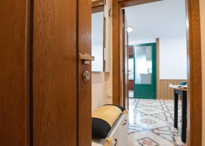 Apartment уютна почивка *